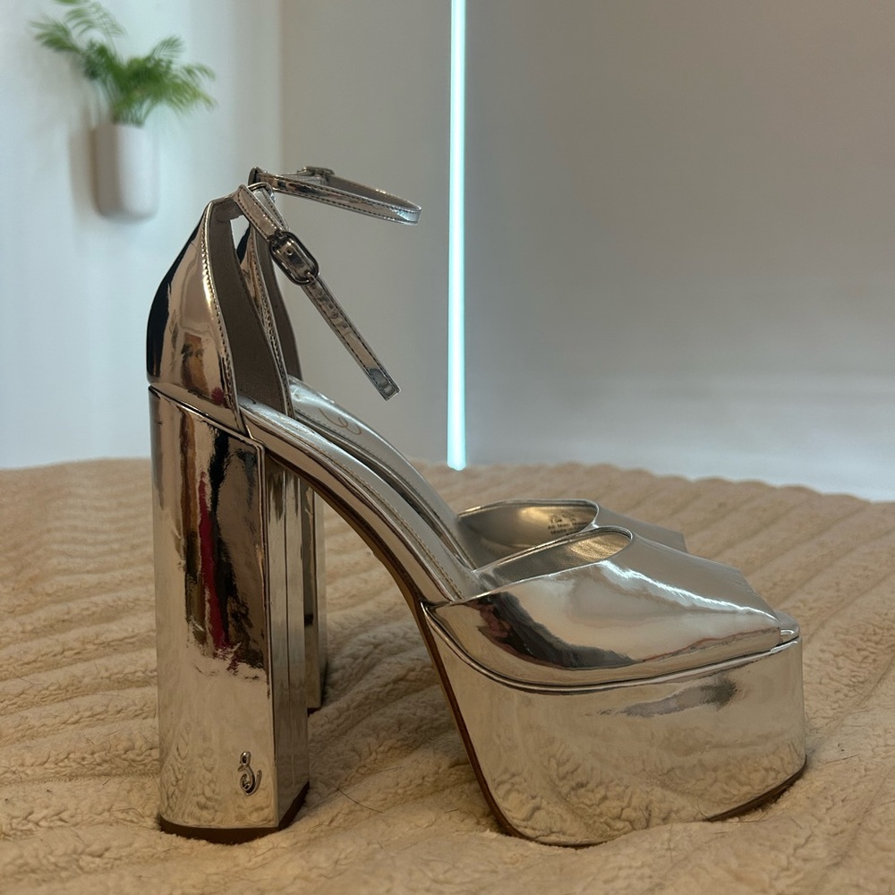SAME EDELMAN HEELS